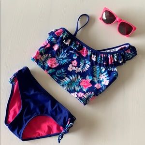 Girls Swimsuit 🌺